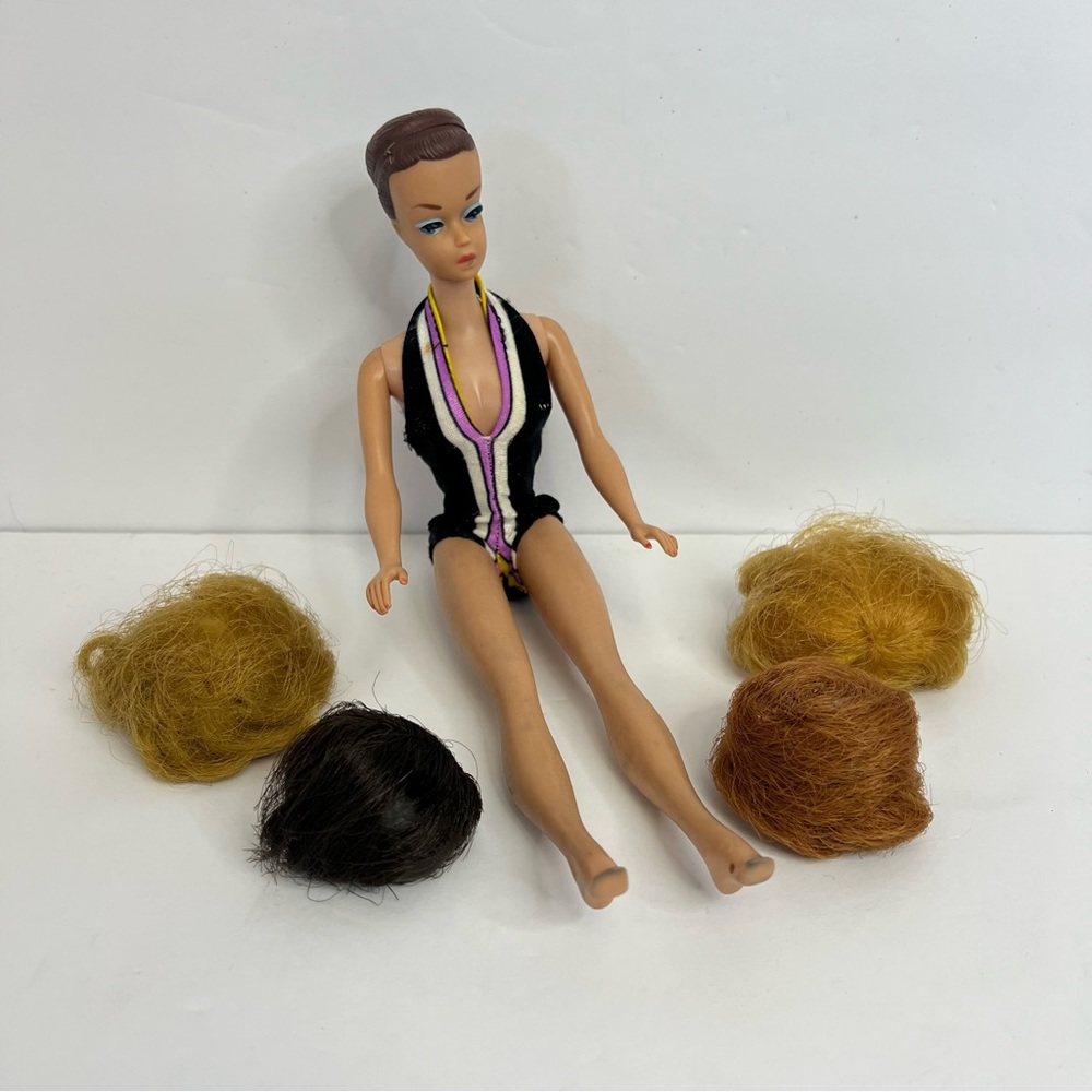 Vintage Fashion Queen Barbie Doll With Original Swimsuit And 4 Wigs 1960s